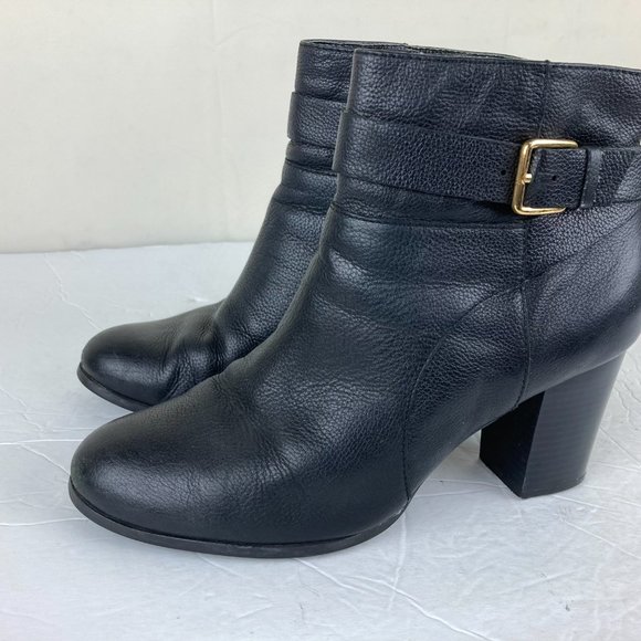 COLE HAAN Womens Sz 8 Black Leather Ankle Boots Block Heels Side Zip Buckle - Picture 4 of 13